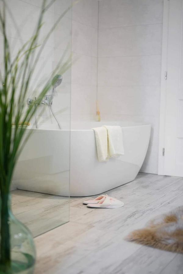 Bl - The Penthouse, 24Hr Self Check-In, 2 Bedrooms, Fireplace, Ac, Panoramic View From Main Balcony, 3-Minute Walk To City Center บันสกาบิสตรีตซา ภายนอก รูปภาพ
